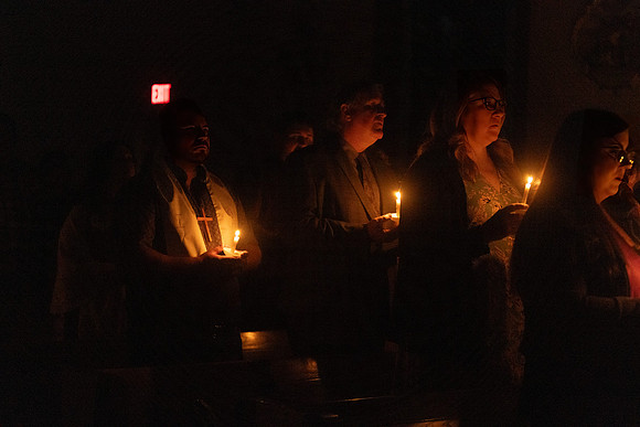 25EASTERVIGIl-0153