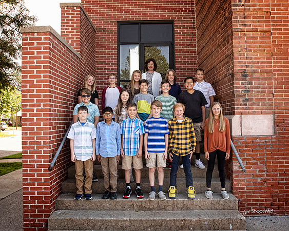 2022-6TH GRADE CLASS-1139-8x10