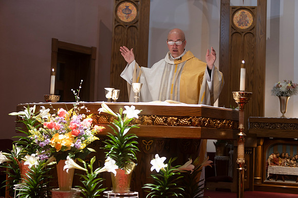 25EASTERVIGIl-0429