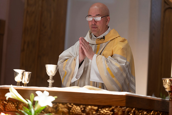 25EASTERVIGIl-0432