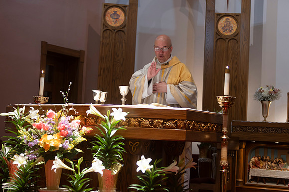 25EASTERVIGIl-0430