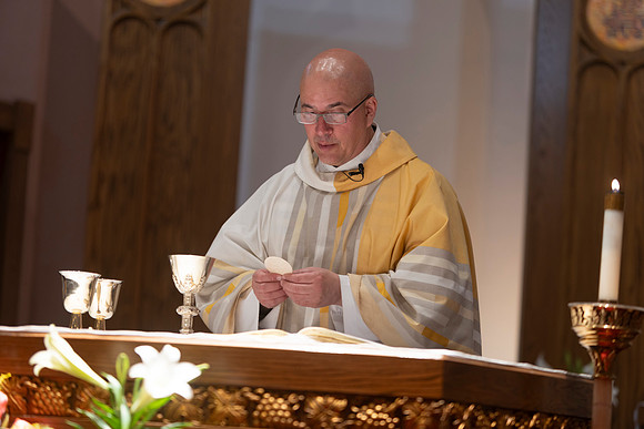 25EASTERVIGIl-0433