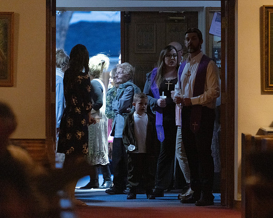 25EASTERVIGIl-0108