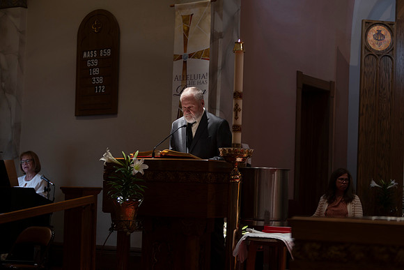 25EASTERVIGIl-0231