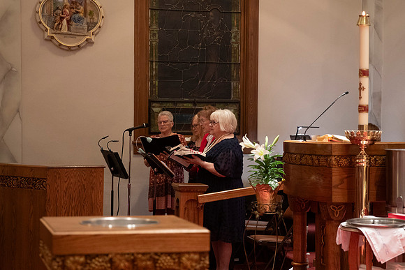 25EASTERVIGIl-0212