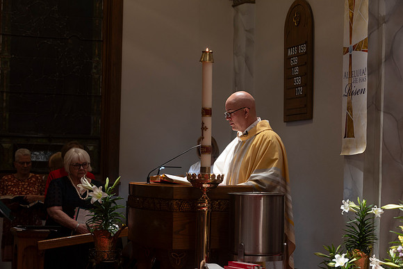 25EASTERVIGIl-0221