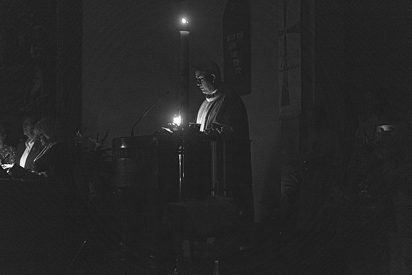 25EASTERVIGIl-0170 copy