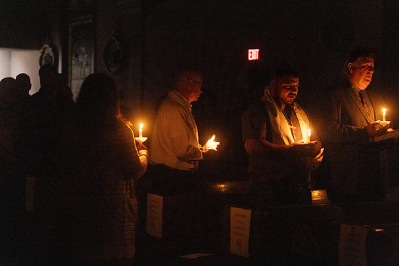 25EASTERVIGIl-0151