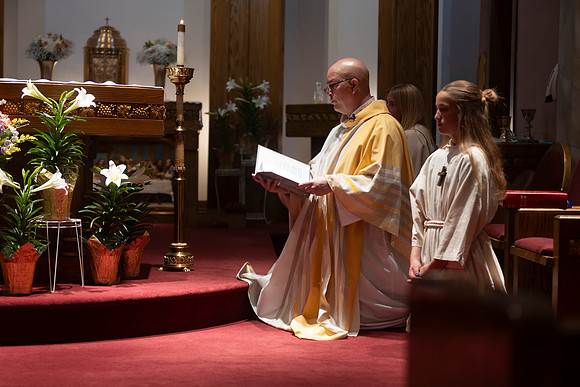 25EASTERVIGIl-0230